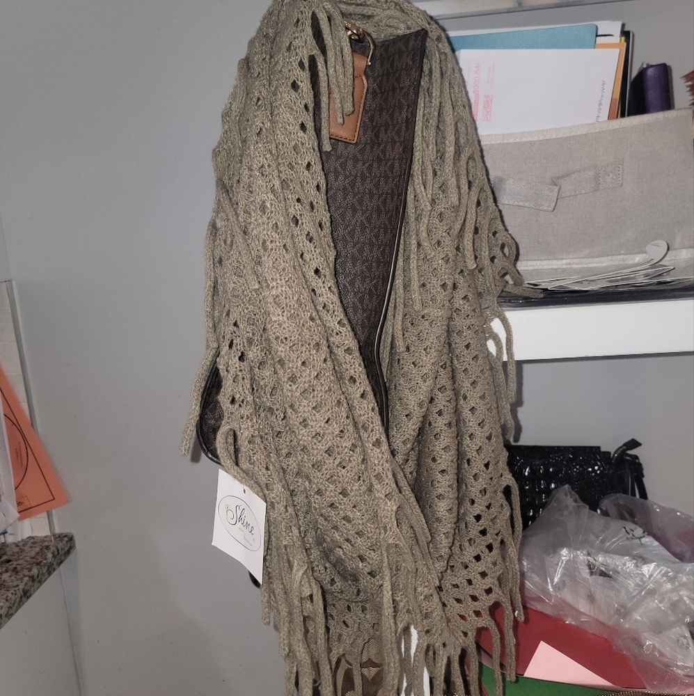 NWT Shine Boutique: infinity scarf 🧣